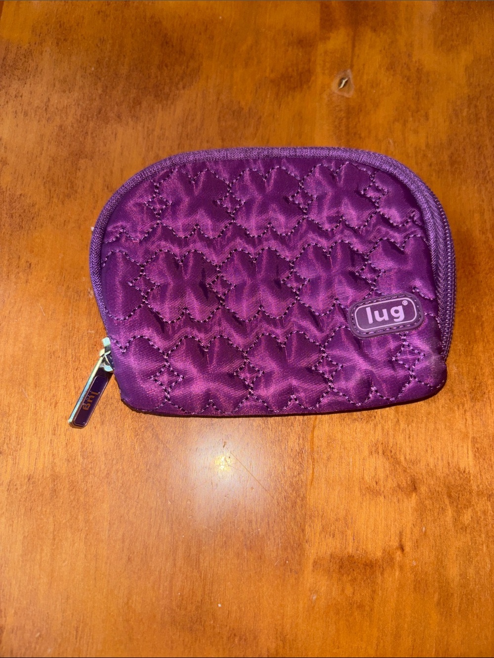 Lug coin bag with zipper
